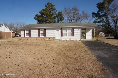 103 Pecan Ln, Jacksonville, NC 28546