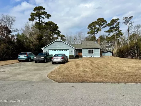 3508 Sunny Dr, Morehead City, NC 28557