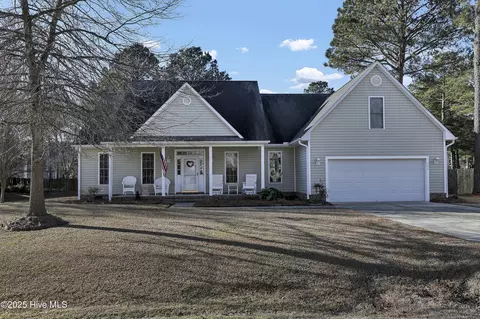 107 Creeks Edge Dr, Sneads Ferry, NC 28460