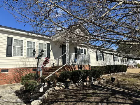 2910 Laurel Ridge Ln, Kinston, NC 28504
