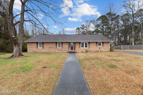 43 Cherokee Dr, Havelock, NC 28532