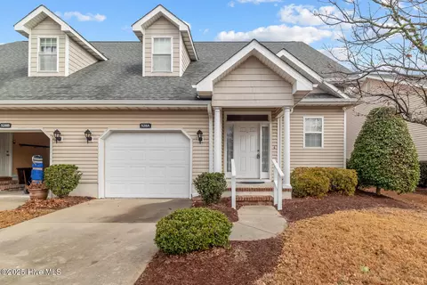 528 Village Green Dr #A, Morehead City, NC 28557