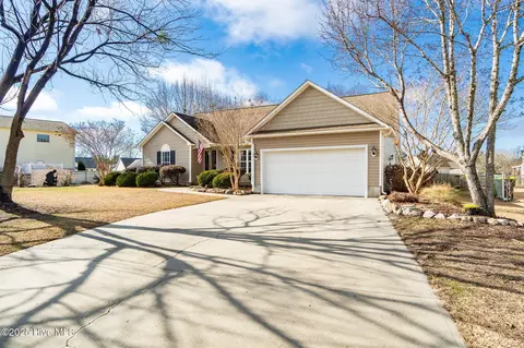 115 Bur Oaks Blvd, Newport, NC 28570