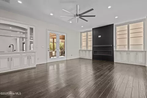 Living - 25 Barons Dr, Pinehurst, NC 28374 photo 5 of 6