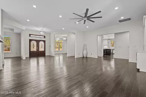 Living - 25 Barons Dr, Pinehurst, NC 28374 photo 4 of 6