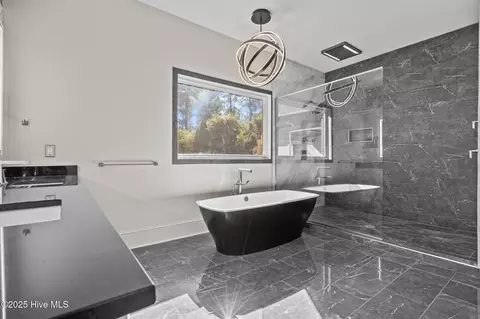 Bath - 25 Barons Dr, Pinehurst, NC 28374 photo 2 of 8