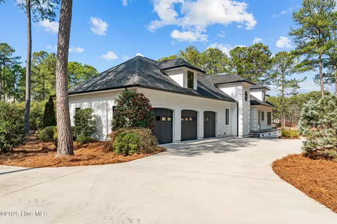 Exterior - 25 Barons Dr, Pinehurst, NC 28374 photo 2 of 23