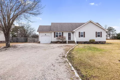792 Tulls Creek Rd, Moyock, NC 27958