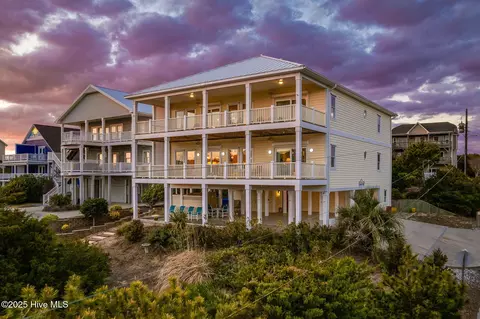 101 Cedar Tree Ln, Emerald Isle, NC 28594