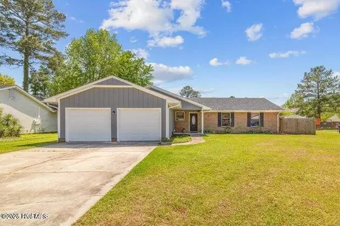 612 Walden Pl, Jacksonville, NC 28546