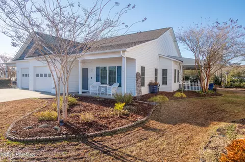 121 Palmetto Place Cir, Beaufort, NC 28516
