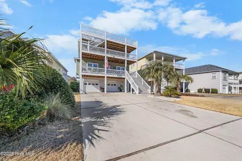 737 Cutter Ct, Kure Beach, NC 28449