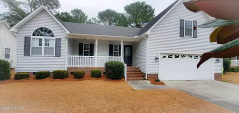 409 Fishing Creek Dr, New Bern, NC 28562