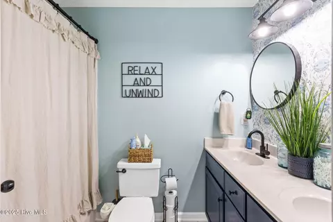 125 Red Bird Ln, Hampstead, NC 28443 photo 9