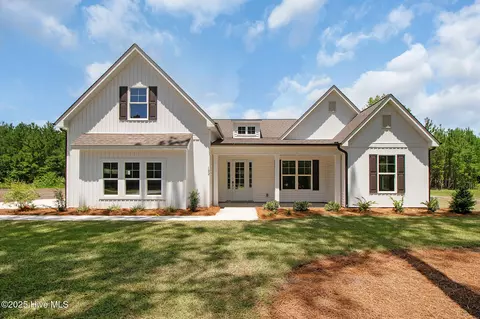 102 Antebellum Dr, Havelock, NC 28532
