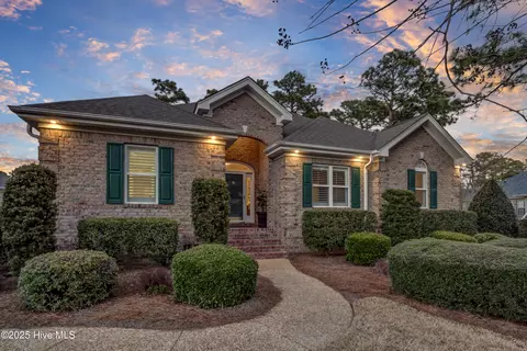 5335 Megans Place Dr, Wilmington, NC 28409