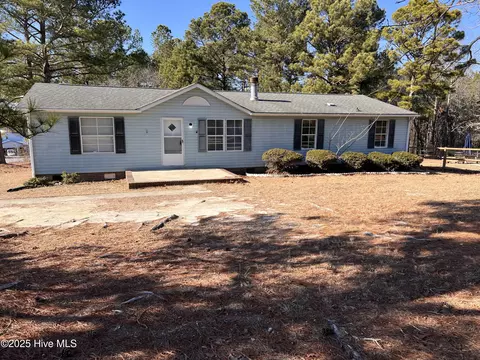 310 Nicole Dr, Sanford, NC 27332