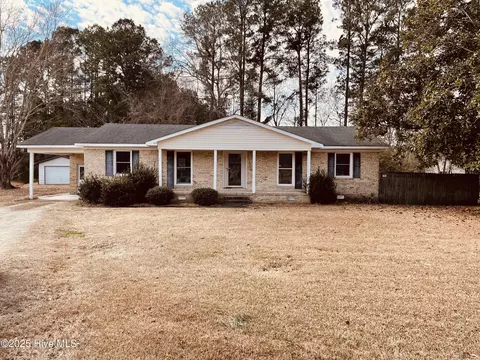 110 Daniels Ct, Havelock, NC 28532