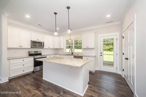 87 Tee Dr, Selma, NC 27576 photo 8