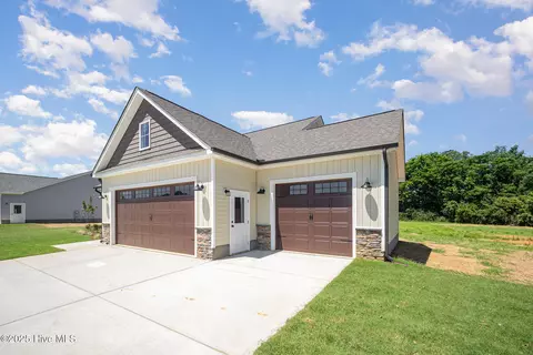 87 Tee Dr, Selma, NC 27576 photo 3