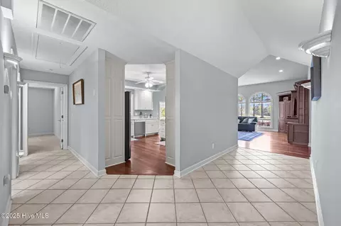 Entry Way - 121 Coots Trl, Hampstead, NC 28443 photo 2 of 3
