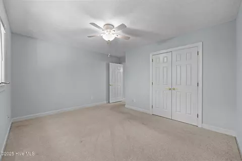 Bedroom - 121 Coots Trl, Hampstead, NC 28443 photo 2 of 4