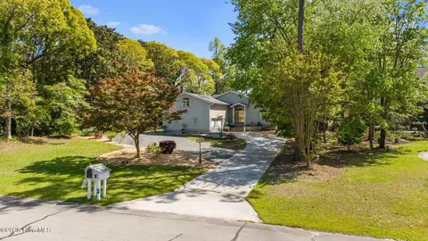Exterior - 121 Coots Trl, Hampstead, NC 28443 photo 15 of 19