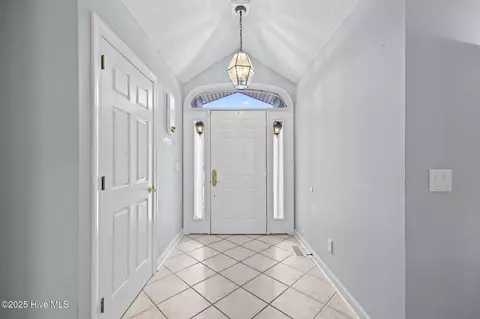 Entry Way - 121 Coots Trl, Hampstead, NC 28443 photo 1 of 3