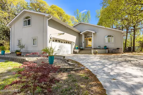 121 Coots Trl, Hampstead, NC 28443