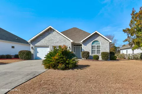 8886 Lansdowne Dr NW, Calabash, NC 28467