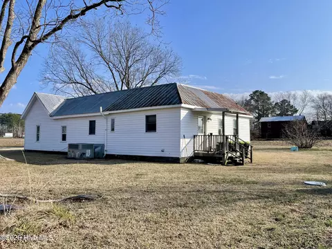 1095 Harrell St, Williamston, NC 27892 photo 3