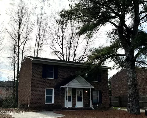 208 Lindbeth Dr #A & B, Greenville, NC 27834