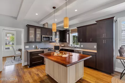 Kitchen - 103 Bell Farm Ln, Hampstead, NC 28443 photo 1 of 5