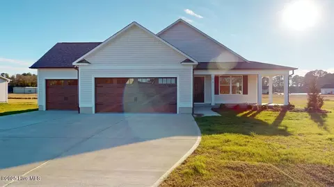 200 Berkshire Dr, La Grange, NC 28551