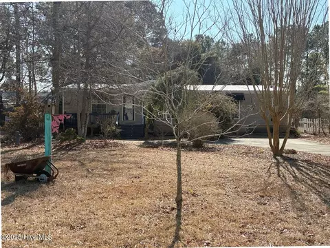 303 Five Aprils Dr, Swansboro, NC 28584