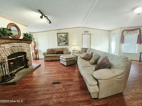 70 Buccaneer Blvd, Hampstead, NC 28443 photo 3