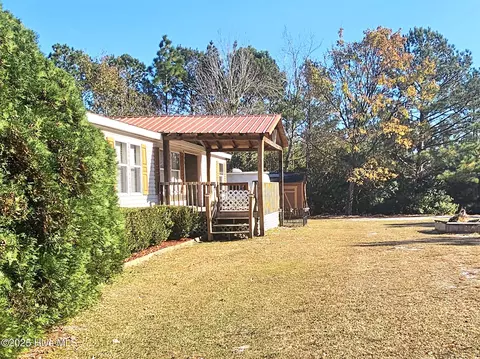70 Buccaneer Blvd, Hampstead, NC 28443