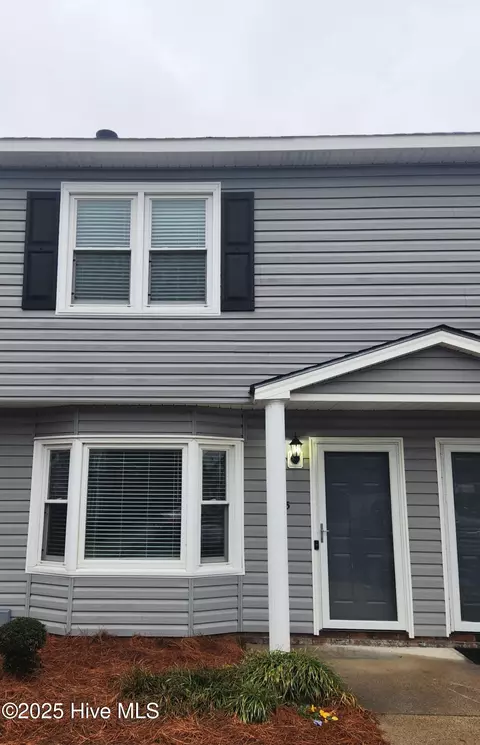 3300 Landmark St #A5, Greenville, NC 27834