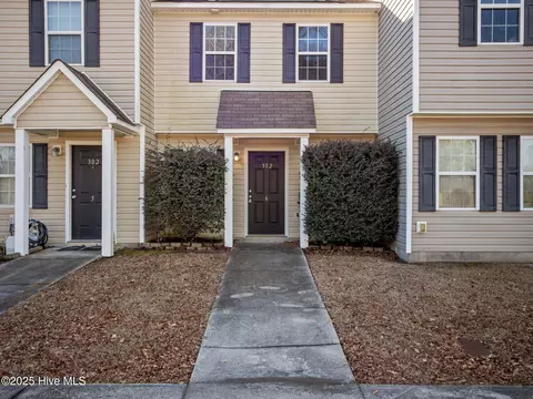302 Burley Dr #6, Hubert, NC 28539