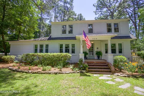 320 E Morganton Rd, Southern Pines, NC 28387
