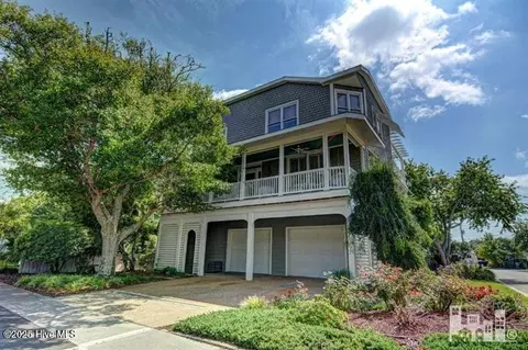 17 Island Dr, Wrightsville Beach, NC 28480