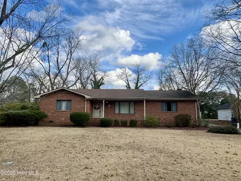 302 Turnpike Rd, Laurinburg, NC 28352