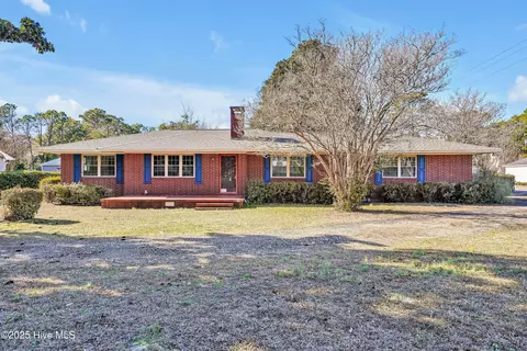 202 Cardinal Dr S, Wilmington, NC 28403