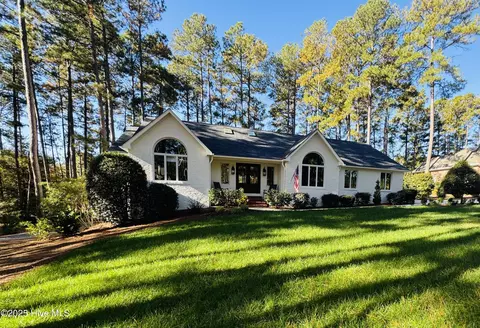 63 Greyabbey Dr, Pinehurst, NC 28374