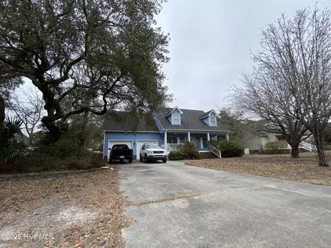 1004 Newton Dr SE, Southport, NC 28461