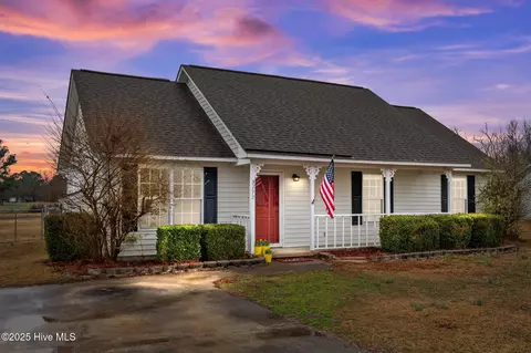 3792 Alvin Rd, Grimesland, NC 27837