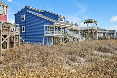 727 W Beach Dr, Oak Island, NC 28465