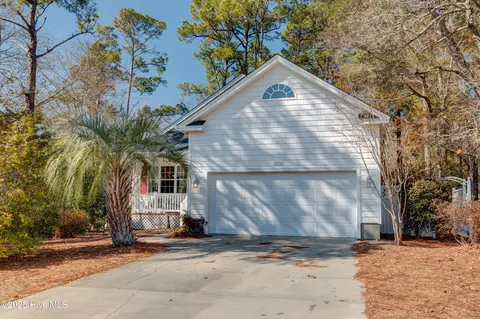 3832 Timber Stream Dr, Southport, NC 28461