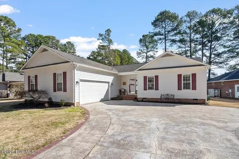 787 Daphne Ln, Vass, NC 28394