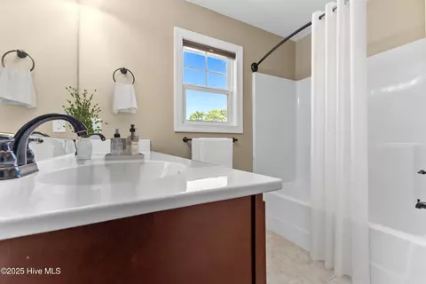 Bath - 15 Beryl Cir, Pinehurst, NC 28374 photo 3 of 4